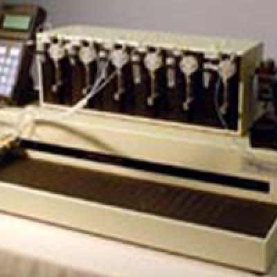 MÁY PHÂN PHỐI CHẤT LỎNG IsoFlow